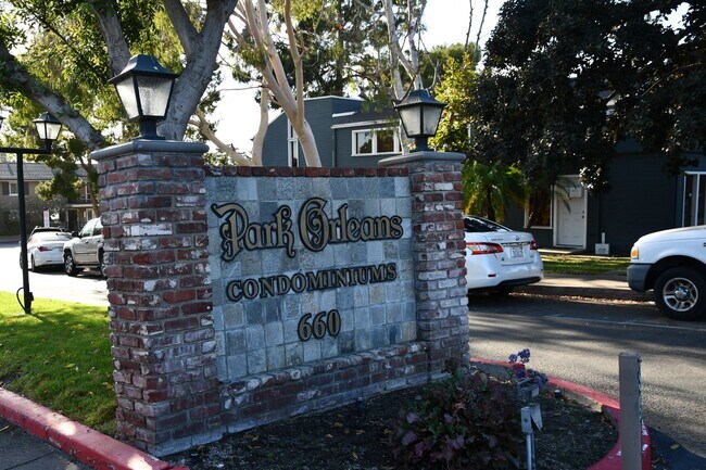 Building Photo - 660 S Glassell St