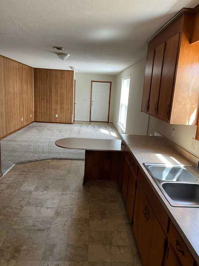 Building Photo - nlucas417