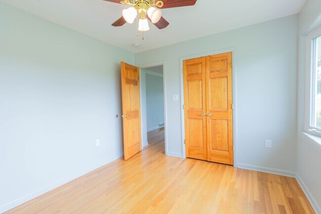 Building Photo - 4 Bed, 3, Bath Single Family Home in Ranson, WV