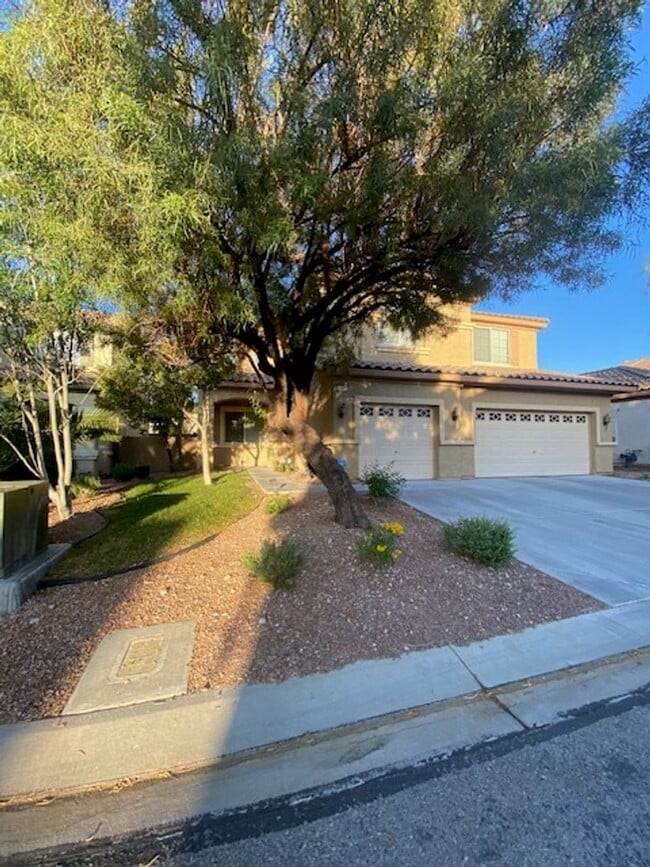 Building Photo - Beautiful 2 story home in Southern Highlands- Just Reduced AND 2 weeks Free!!