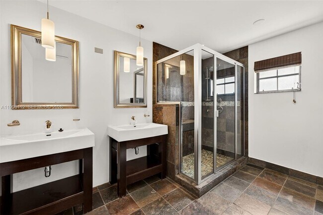 Building Photo - 3000 SW 130th Ave