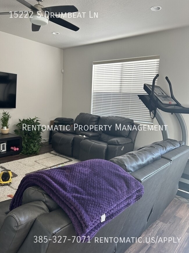 Building Photo - 15222 Drumbeat Ln