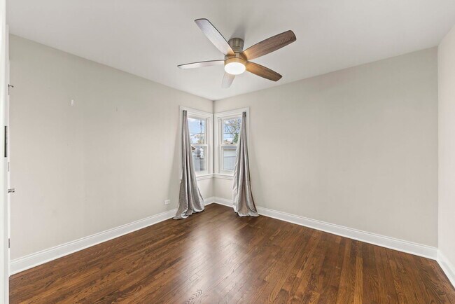 Building Photo - 2852 Scott St