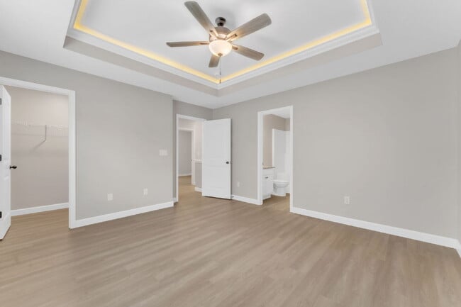 Building Photo - Modern 3-Bedroom Home with Granite Counter...