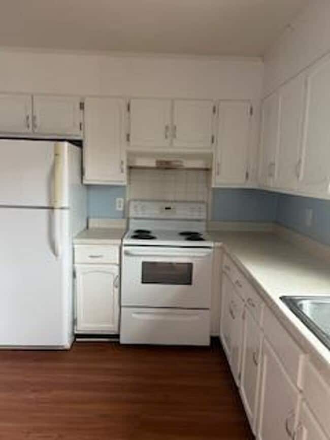 Building Photo - Price Reduced!