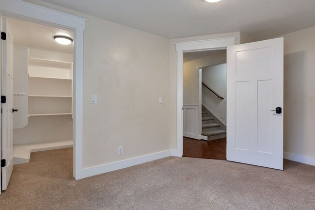 Building Photo - Spacious Home w attached 2 car garage