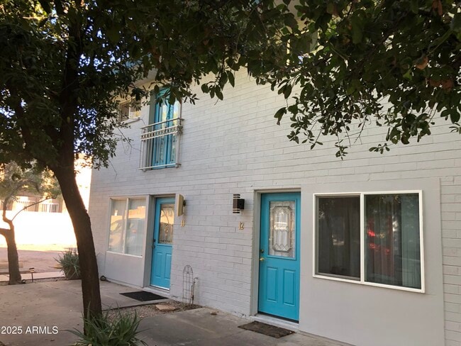 Building Photo - 2025 S Granada Dr