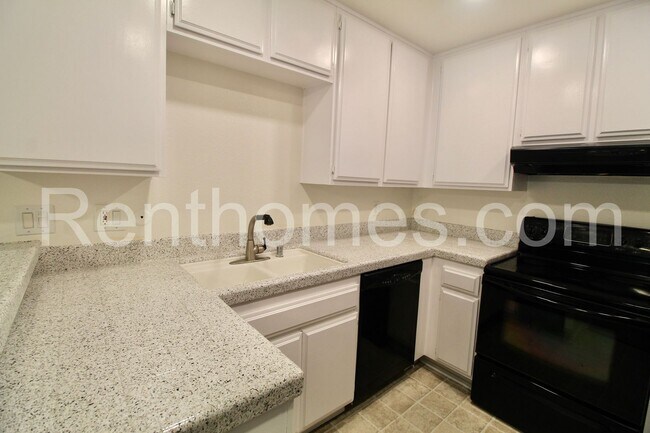 Building Photo - Mission Valley, 10225 Caminito Cuervo #143...