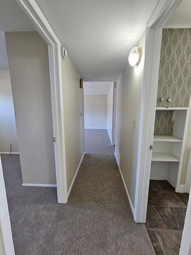 Building Photo - 3 BEDROOM | 1 BATH | SINGLE-LEVEL HOME | SOUTH