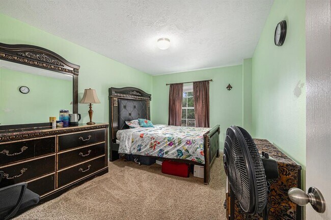 Building Photo - 7010 Paradise Park Bend