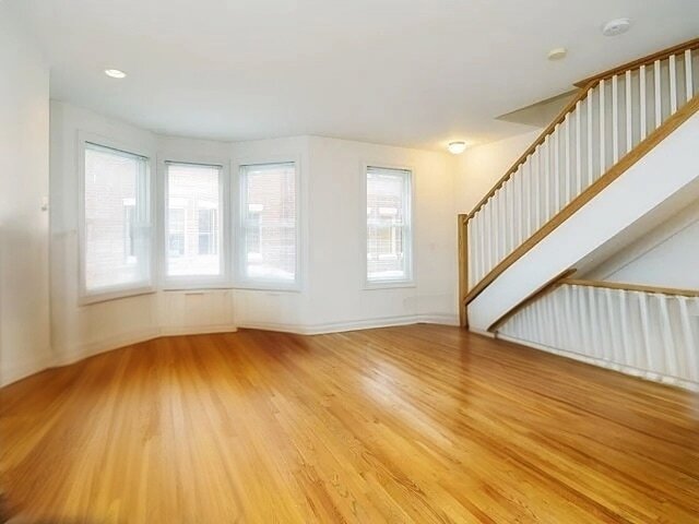 Building Photo - 5127 N Damen Ave