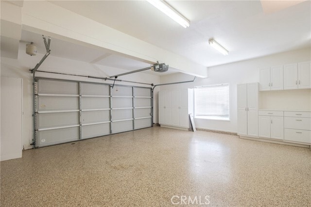 Building Photo - 25 Periwinkle