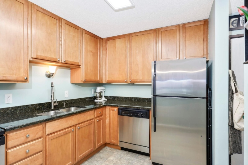 Building Photo - 720 3rd Ave NE