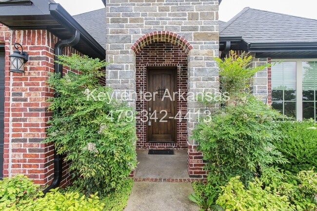 Building Photo - 3805 SW Gemstone Blvd
