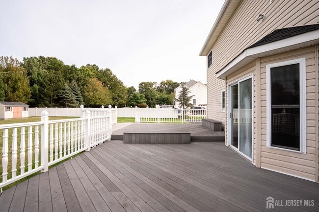 Building Photo - 27 Samantha Dr