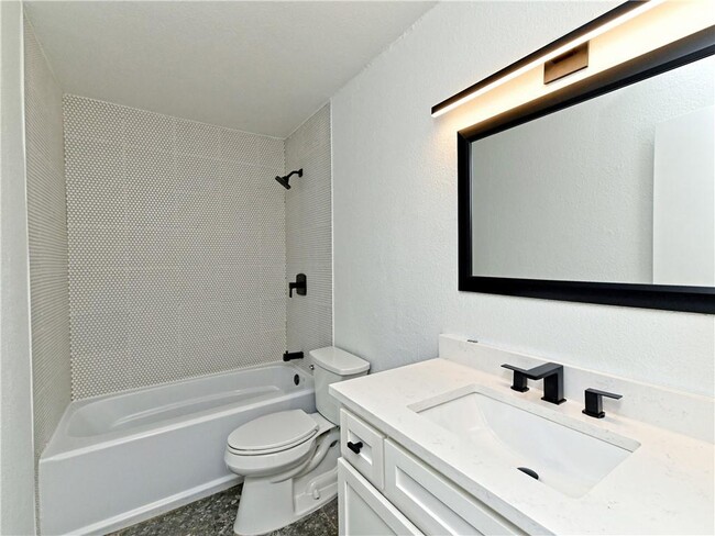Building Photo - 1509 Oak Heights Dr