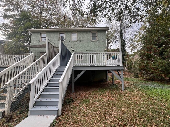 Building Photo - Newly Remodeled 2BD, 1.5BA Raleigh Townhome with a Fenced Backyard in a Prime Location
