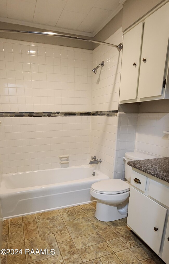 Building Photo - 403 Bell Downs Dr
