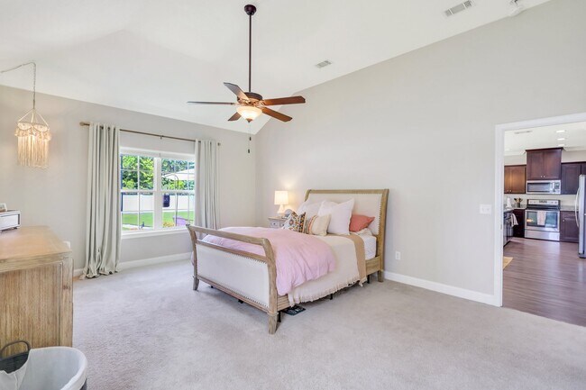 Building Photo - 725 Waterlily Ct