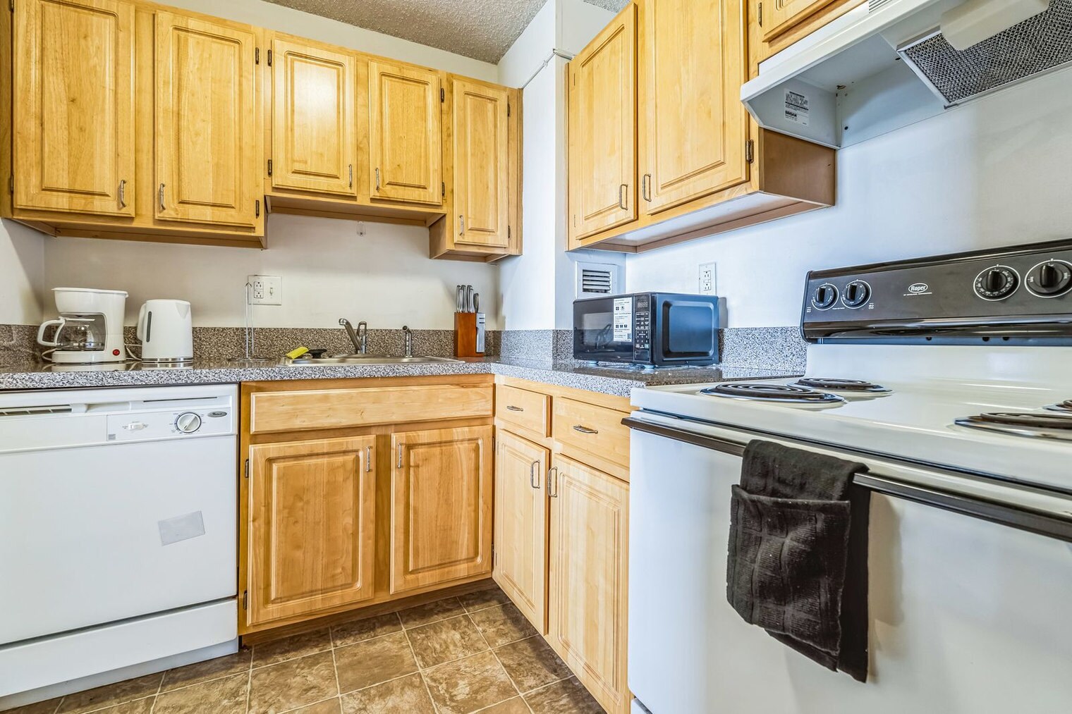 Building Photo - 1711 Bellevue Ave