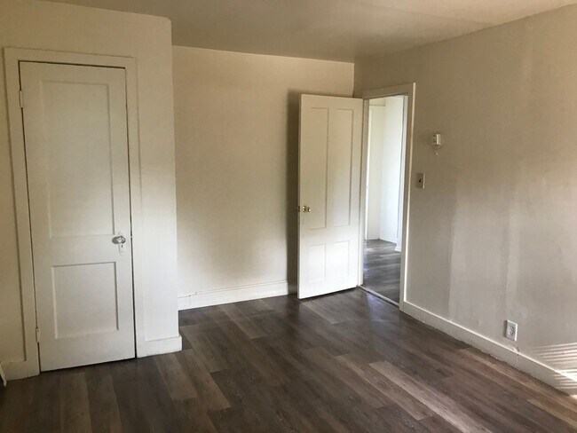 Building Photo - Single Family Home