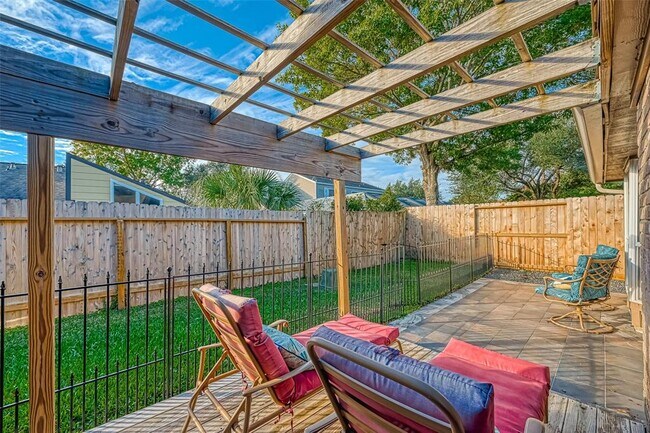 Building Photo - 11627 Briar Rose Dr