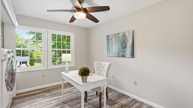 Building Photo - Newly Renovated 5 Bedroom Home With Country Porch!