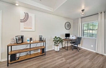 Building Photo - MAA Highland Ridge