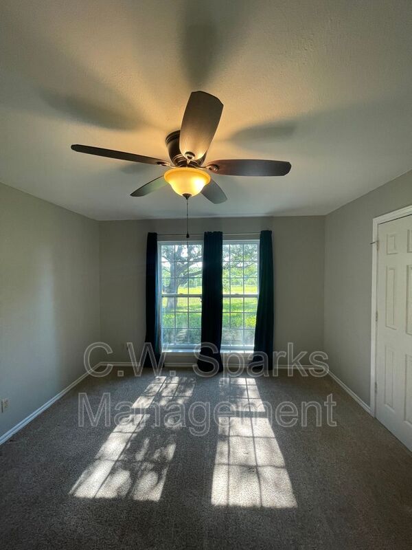 Building Photo - 3494 N Stodghill Rd
