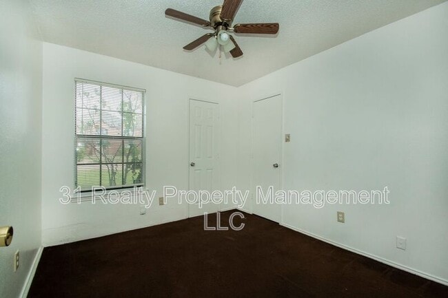 Building Photo - 436 Chestnut Ln