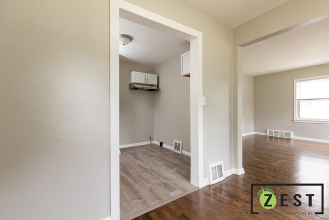 Building Photo - 19366 Woodside St