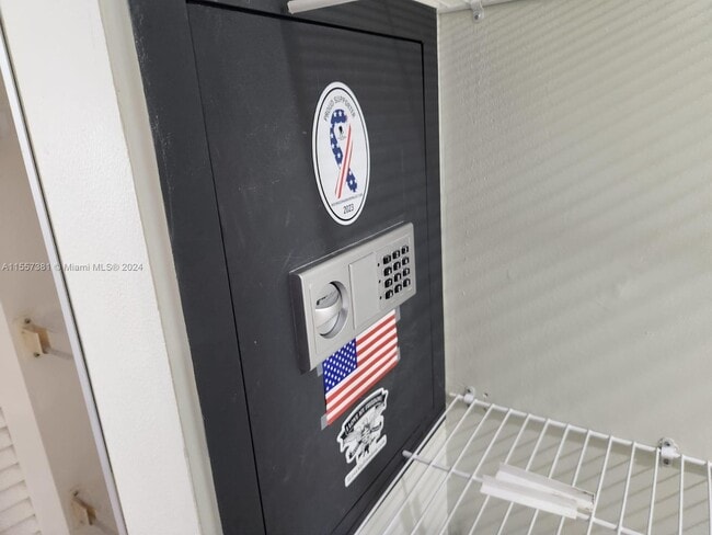 Building Photo - 995 SW 84th Ave