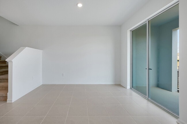 Building Photo - Beautiful New 3-Bedroom Townhome in Davenport — Includes Resort Pool, Modern Clubhouse & Family P...