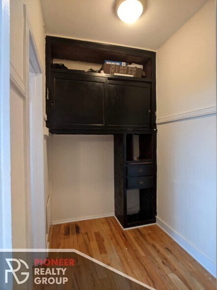 Building Photo - 4831 N Damen Ave