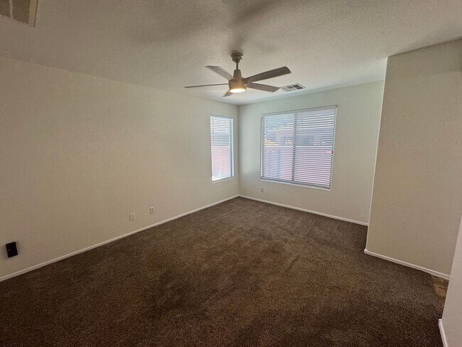Building Photo - 4133 E Cherry Hills Dr