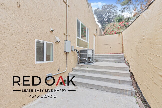 Building Photo - 325 W Avenue 38 Ave