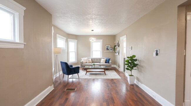 Building Photo - 3643 W 39th St