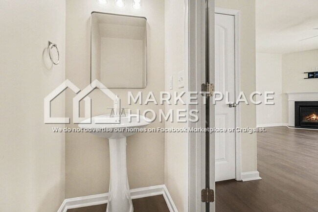 Building Photo - 5128 Rapahoe Trail