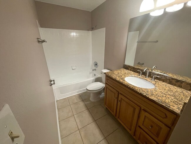 Building Photo - ALTAMONTE SPRINGS: Gated Community Oasis of Pearl Lake - 1 bed/1 bath, Ground Floor