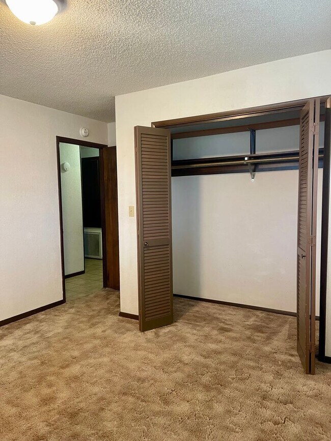 Building Photo - CHARMING 3 BED 2 BATH HOUSE WITH NEW HVAC, ROOF & LARGE FENCED BACKYARD