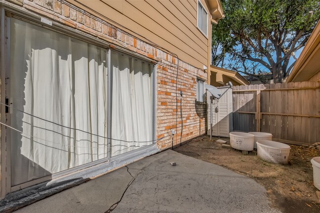 Building Photo - 13175 Clarewood Dr