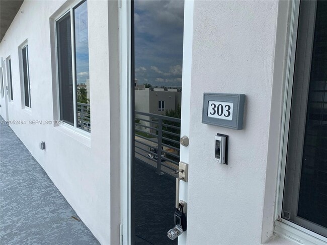 Building Photo - 6455 NW 103rd Pl