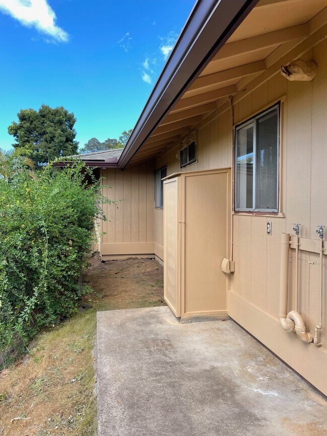 Building Photo - 515 Lower Kimo Dr