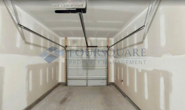 Building Photo - Stylish End-Unit Townhome with Patio & One Car Garage  – Crescent Mills, Clayton