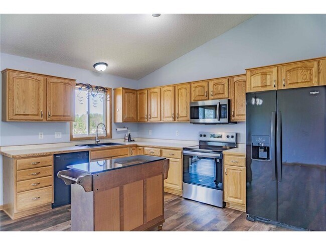 Building Photo - 211X Blake Ave