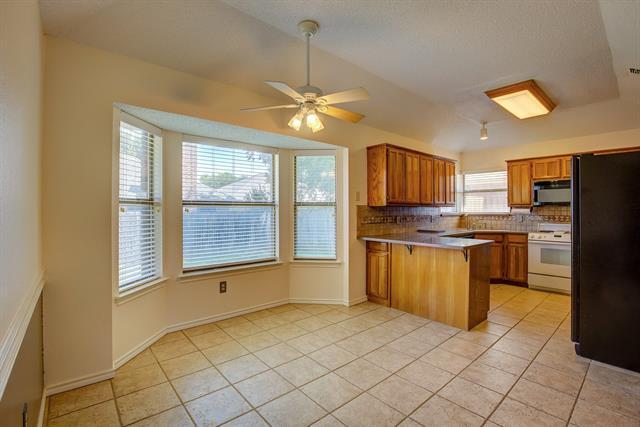 Building Photo - 7909 Tree Leaf Ln