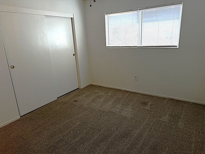 Building Photo - 420 E Blueridge Ave