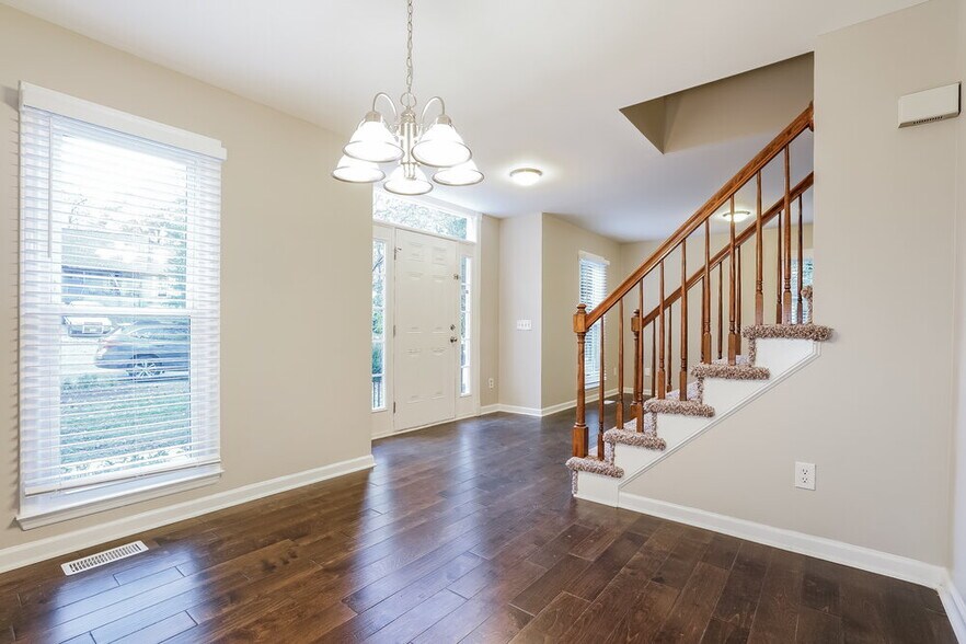 Building Photo - 2821 Clerkenwell Way