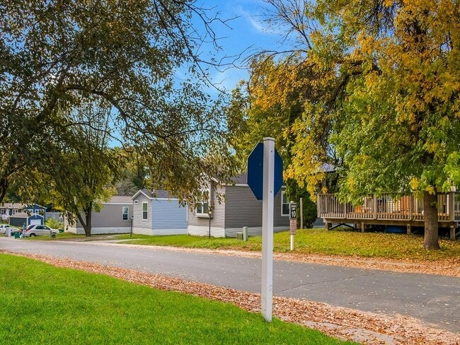 Building Photo - 12585 Gavotte Ave