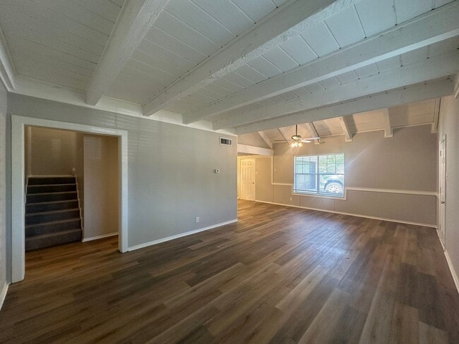 Building Photo - Coming Soon- 3 Bedroom 2 Bath in Whitehouse!